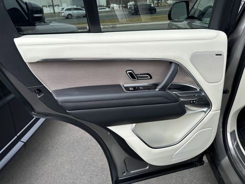 Used 2023 Land Rover Range Rover SE image 22