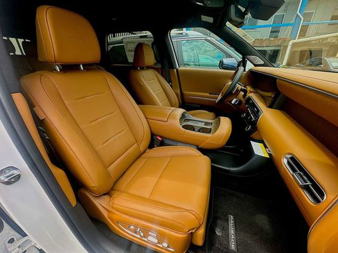 New 2026 Hyundai Palisade Calligraphy FWD image 18