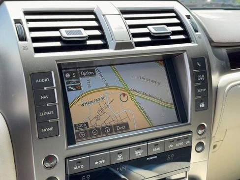 Used 2018 Lexus GX 460 Luxury AWD/4WD image 18