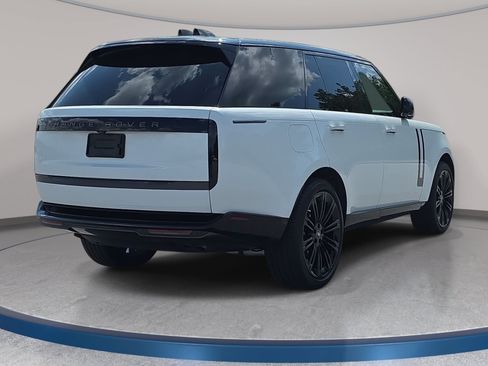 Used 2025 Land Rover Range Rover SE AWD/4WD image 5