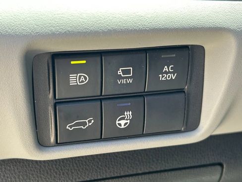 Used 2023 Toyota Highlander Platinum FWD image 31