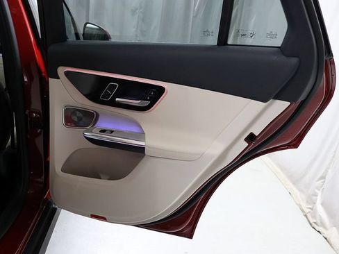 Certified 2026 Mercedes-Benz GLC 300 4MATIC image 31