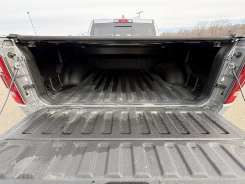 Used 2022 RAM 1500 Limited w/ Cold Weather Group image 15