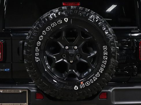 Used 2023 Jeep Wrangler Unlimited w/ Sun & Screen Package image 29