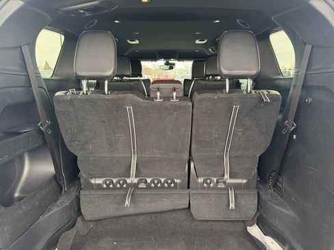 Used 2023 Chrysler Pacifica Touring-L w/ S Appearance Package image 25