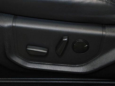 Used 2024 Ford Expedition XLT image 31