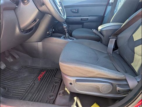 Used 2010 Kia Soul + w/ Audio Pkg image 9