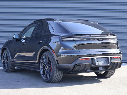 New 2026 Porsche Macan GTS Electric image 3