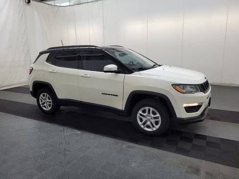 Used 2019 Jeep Compass Latitude AWD/4WD image 11