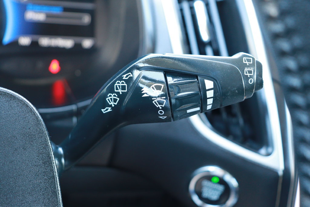 Used 2024 Ford Edge SEL AWD/4WD image 23