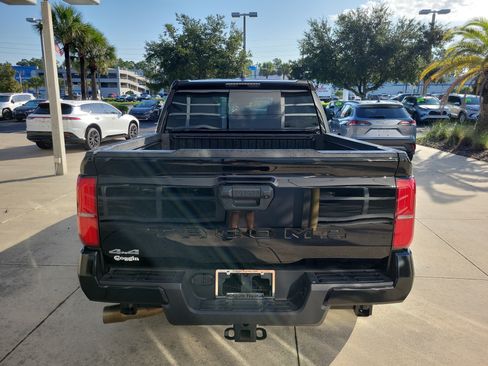 Certified 2025 Toyota Tacoma SR5 AWD/4WD image 5