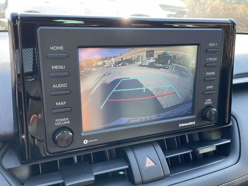 Used 2021 Toyota RAV4 XLE image 13