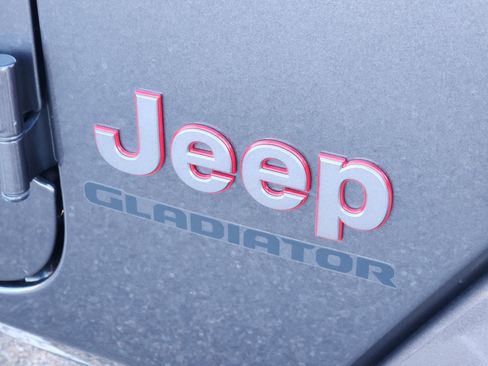 Used 2021 Jeep Gladiator Rubicon w/ Cold Weather Group image 24