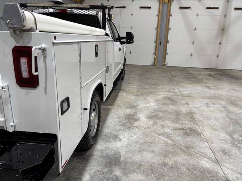 Used 2020 Ford F250 XL w/ Power Equipment Group image 10