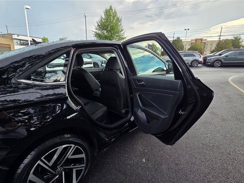 Certified 2023 Volkswagen Jetta SEL FWD image 30