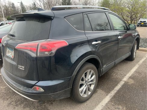 Used 2017 Toyota RAV4 Limited image 6
