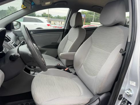 Used 2016 Hyundai Accent SE FWD image 9