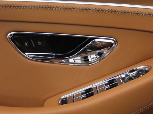 Used 2026 Bentley Continental GTC image 31