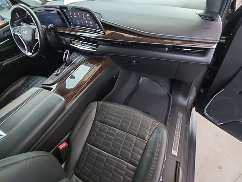 Used 2021 Cadillac Escalade Premium Luxury Platinum image 30
