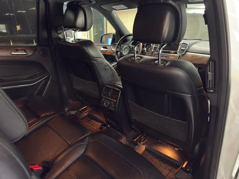 Used 2017 Mercedes-Benz GLS 550 4MATIC w/ Driver Assistance Package image 17