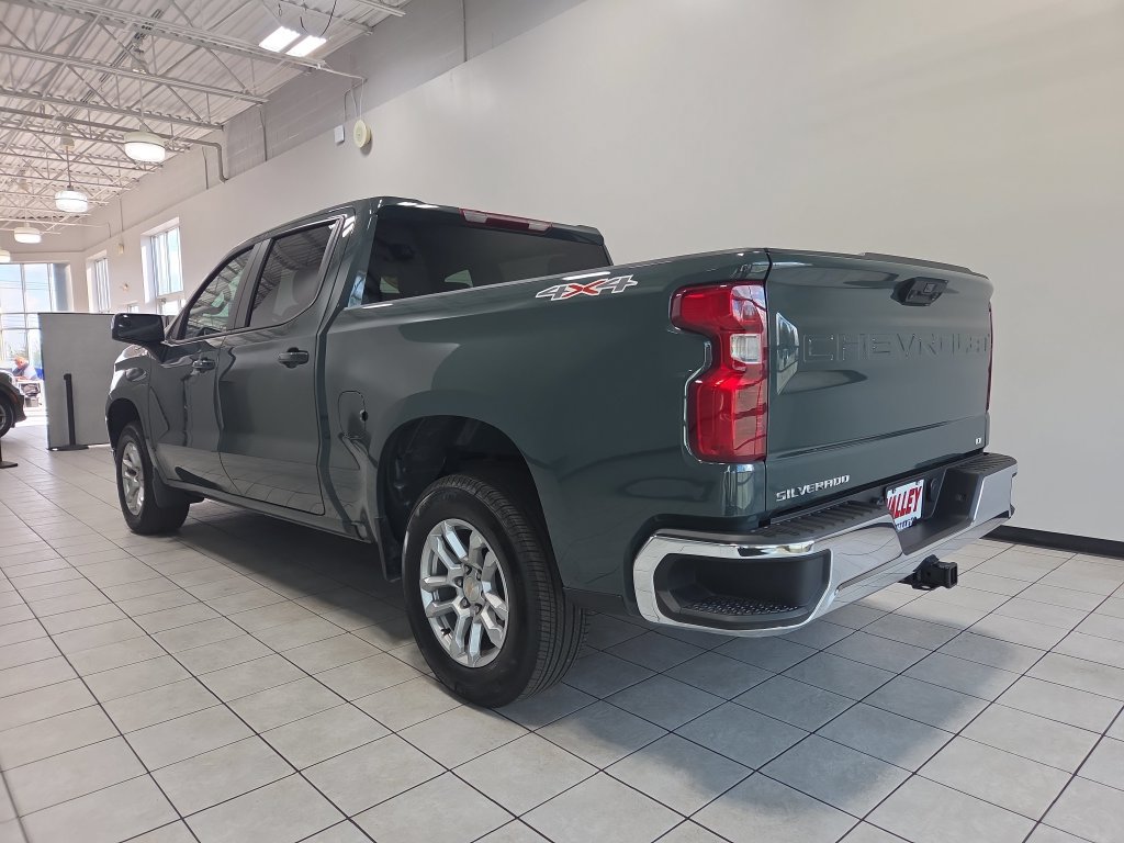Used 2025 Chevrolet Silverado 1500 LT AWD/4WD image 10