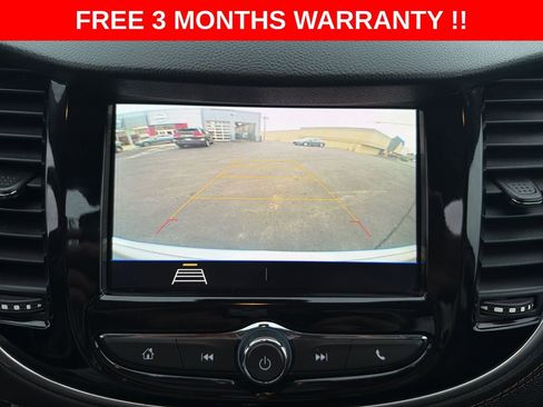 Used 2020 Chevrolet Trax LT w/ LT Convenience Package image 18