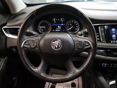 Used 2020 Buick Enclave Essence image 31
