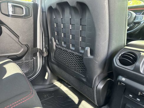 Used 2021 Jeep Gladiator Rubicon AWD/4WD image 23
