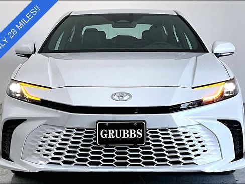 Used 2026 Toyota Camry XSE FWD image 3