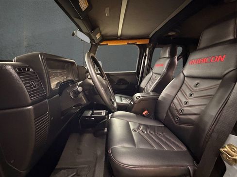 Used 2005 Jeep Wrangler Rubicon AWD/4WD image 10