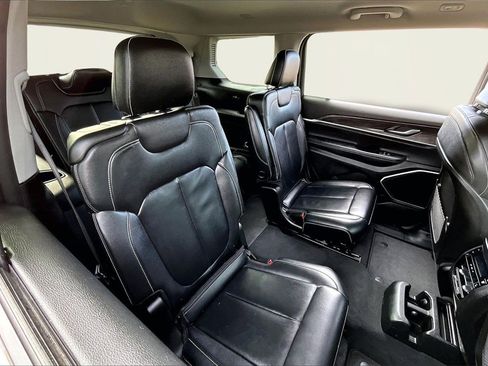 Used 2022 Jeep Grand Cherokee L Limited image 27