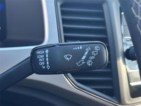 Certified 2022 Volkswagen Atlas SE image 34