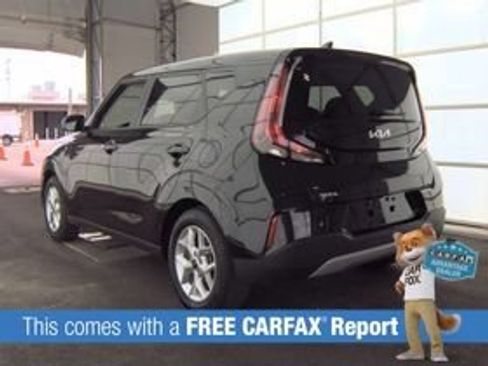 Used 2025 Kia Soul LX w/ LX Technology Package FWD image 2