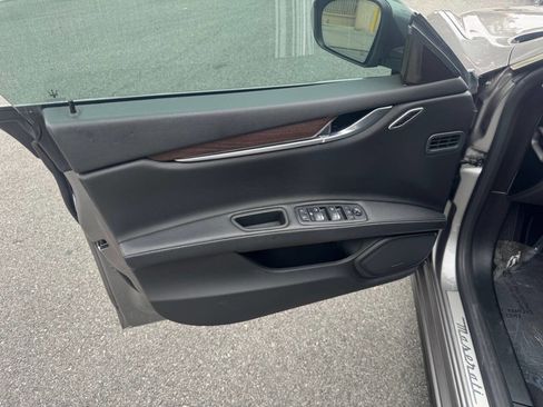 Used 2019 Maserati Ghibli S RWD image 11
