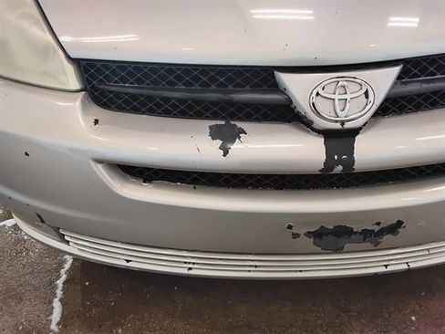 Used 2004 Toyota Sienna XLE image 19