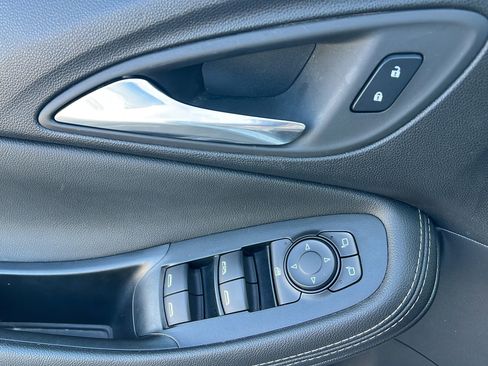 Used 2024 Buick Encore GX Sport Touring image 25