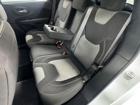 Used 2014 Jeep Cherokee Sport AWD/4WD image 12