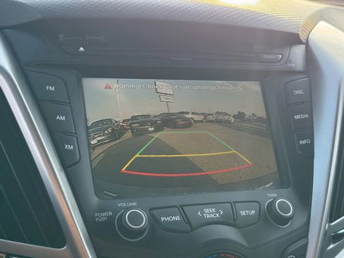 Used 2016 Hyundai Veloster Coupe 3D image 24