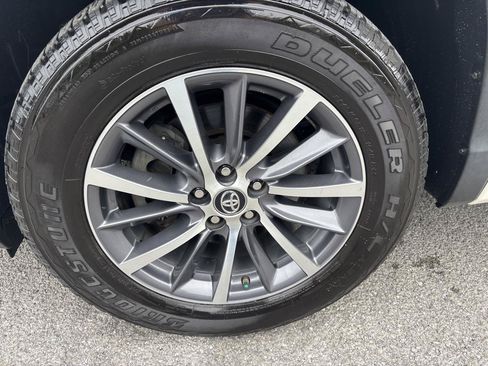 Used 2018 Toyota Highlander XLE FWD image 8