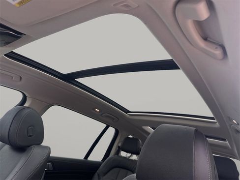 Used 2020 BMW X7 xDrive40i w/ Parking Assistance Package image 23