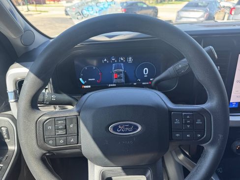 Used 2025 Ford F250 XLT w/ Black Appearance Package AWD/4WD image 21