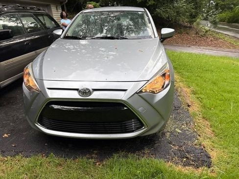 Used 2018 Toyota Yaris iA FWD image 5
