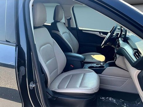 Used 2022 Ford Escape SEL w/ Technology Package image 29