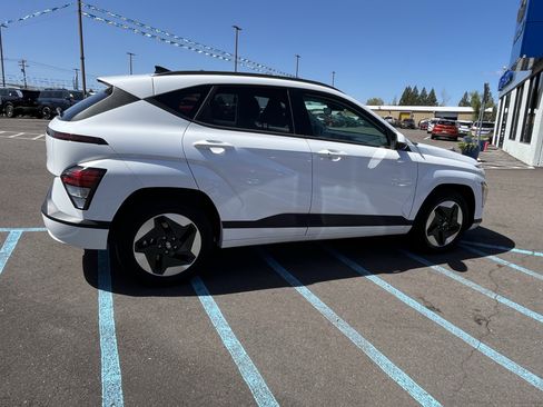 Certified 2024 Hyundai Kona SEL FWD image 6