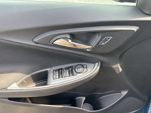 Used 2025 Chevrolet Malibu LT FWD image 24