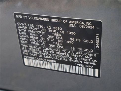 Used 2024 Volkswagen Atlas SE AWD/4WD image 28