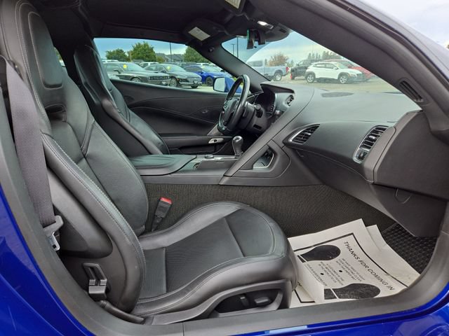 Used 2018 Chevrolet Corvette Stingray Coupe w/ Carbon Flash Badge Package RWD image 28