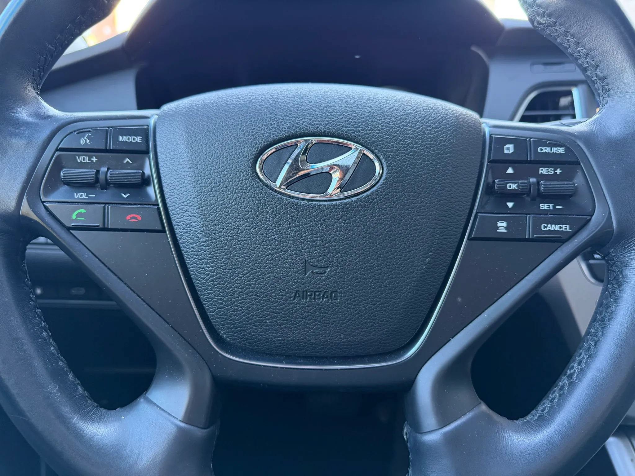 Used 2015 Hyundai Sonata Limited w/ Option Group 06 FWD image 17