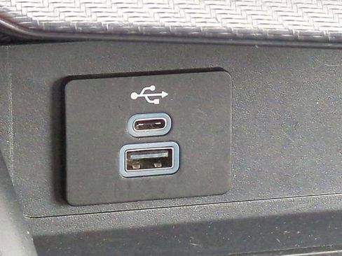 Used 2025 Ford Mustang Convertible image 19