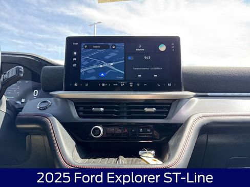 Used 2025 Ford Explorer ST-Line w/ Premium Package AWD/4WD image 23